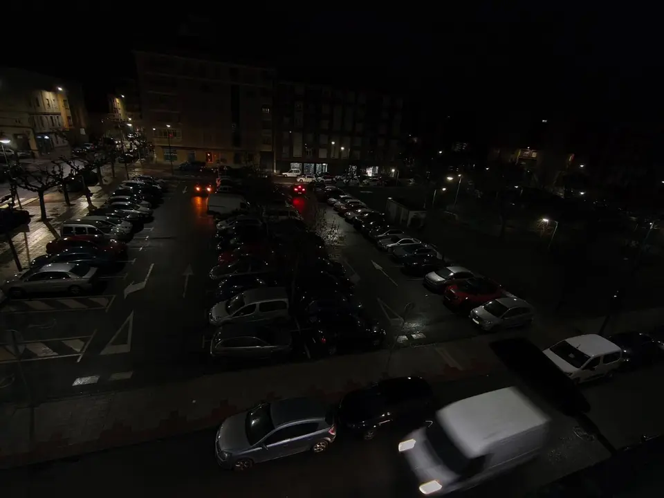 La oscuridad en el aparcamiento Conde Pe&ntilde;a Ramiro es absoluta seg&uacute;n se demuestra en la foto enviada por UPL.