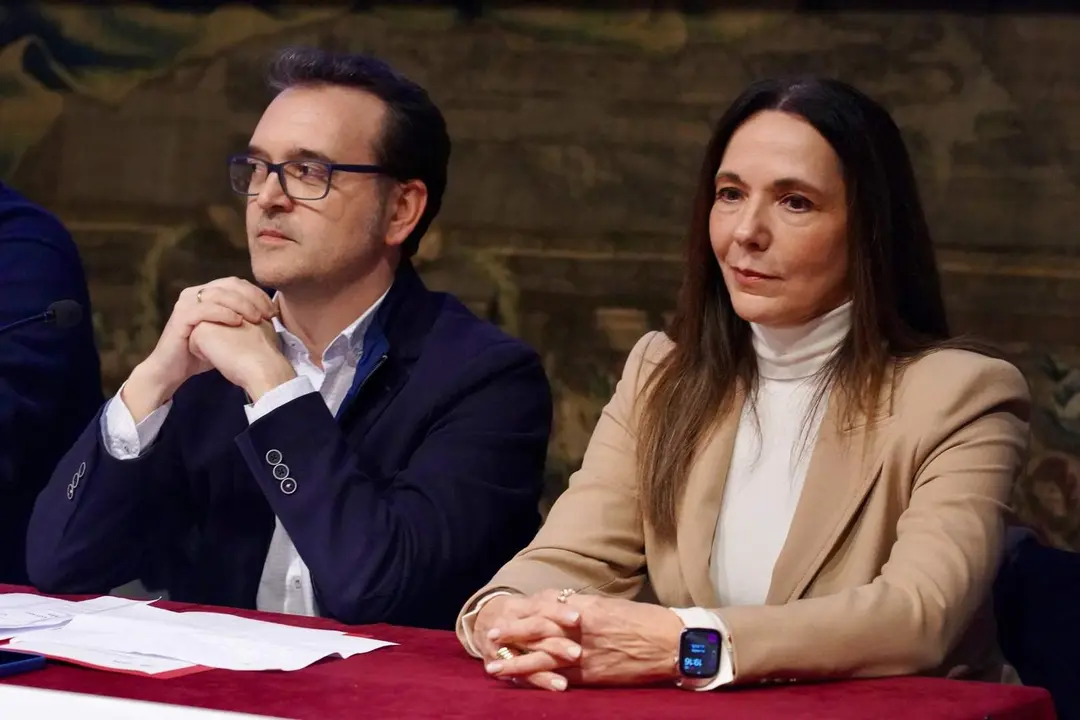 Maria Jos&eacute; &Aacute;lvarez Casais, junto a Ricardo Gavilanes, este mi&eacute;rcoles. Foto: Campillo