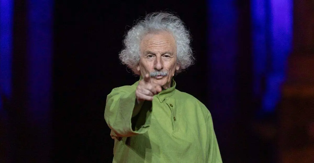 Rafael &Aacute;lvarez 'El Brujo' en un momento de la obra Iconos o la exploraci&oacute;n del destino. Foto: Jero Morales.