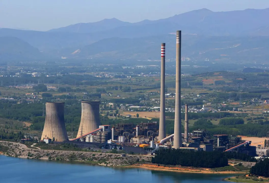 Imagen de archivo de la central t&eacute;rmica Compostilla II.