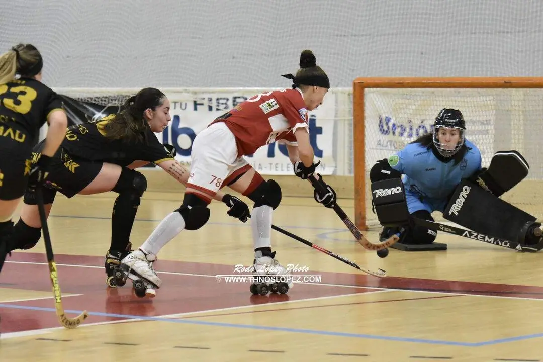 El Bembibre H.C solvent&oacute; con una manita el enfrentamiento ante el C.P. Mieres. Foto: Rodo L&oacute;pez.