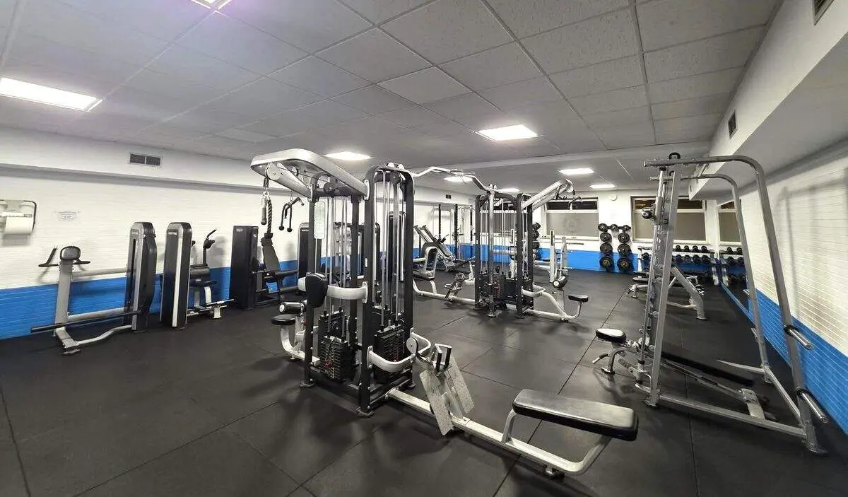 gimnasio polideportivo Navatejera