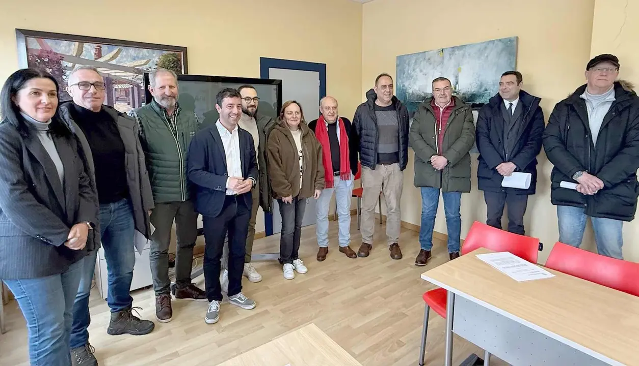 Los alcaldes del alfoz de Le&oacute;n posan a la conclusi&oacute;n del encuentro mantenido en San Andr&eacute;s del Rabanedo.