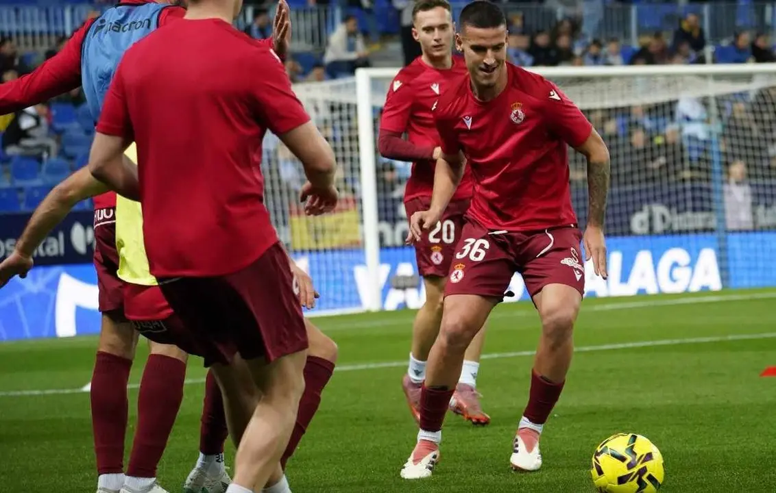 Barzic, durante el calentamiento previo al partido.