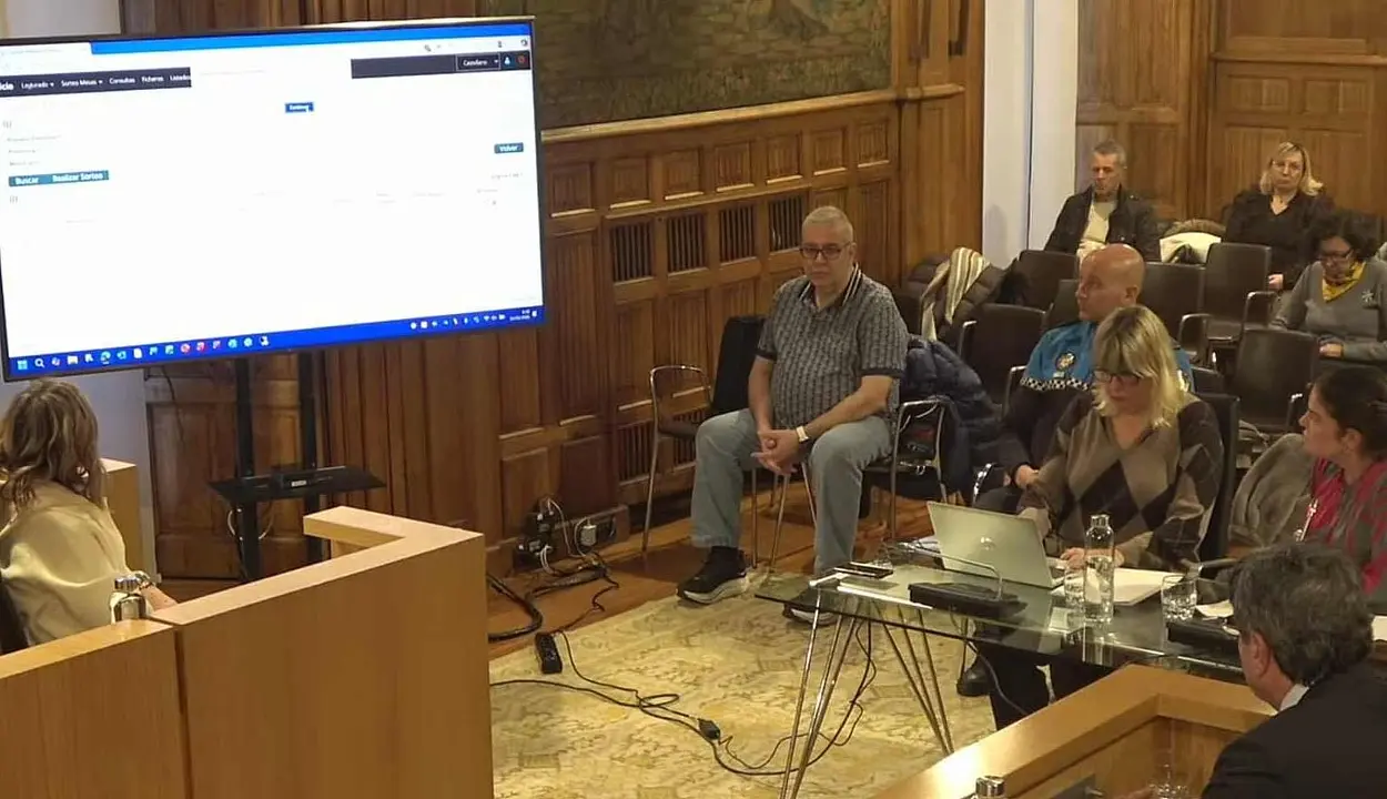 Un instante del pleno celebrado este lunes para el sorteo de mesas electorales.