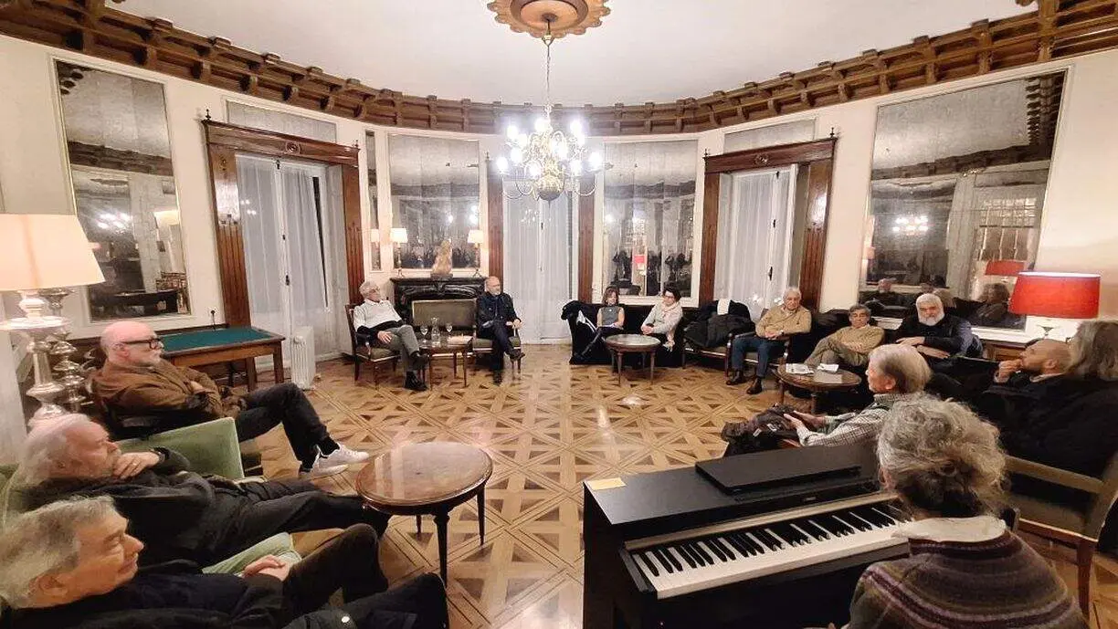 'Conversaciones en la casa'