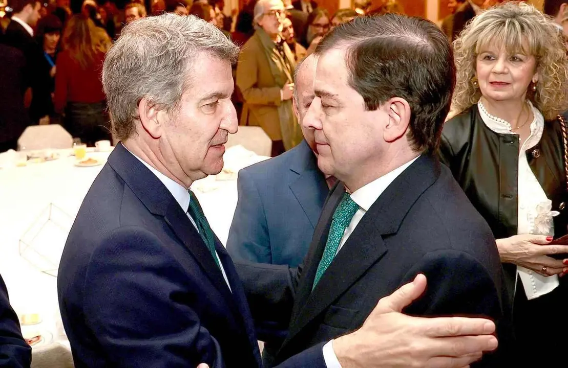 El presidente del Partido Popular de Castilla y Le&oacute;n y candidato a la Presidencia de la Junta, Alfonso Fern&aacute;ndez Ma&ntilde;ueco, participa en el desayuno informativo del F&oacute;rum Europa, organizado por Nueva Econom&iacute;a F&oacute;rum. Lo presenta el presidente del PP, Alberto N&uacute;&ntilde;ez Feij&oacute;o.