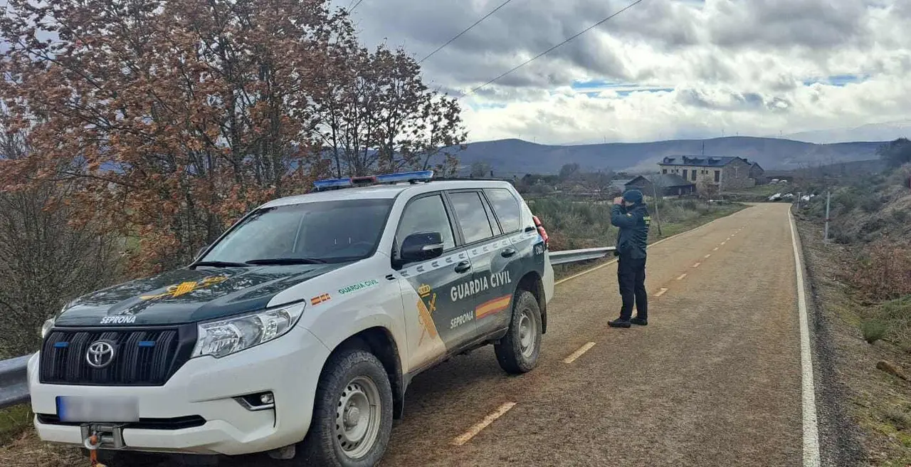 Efectivos de la Guardia Civil durante las labores de b&uacute;squeda.