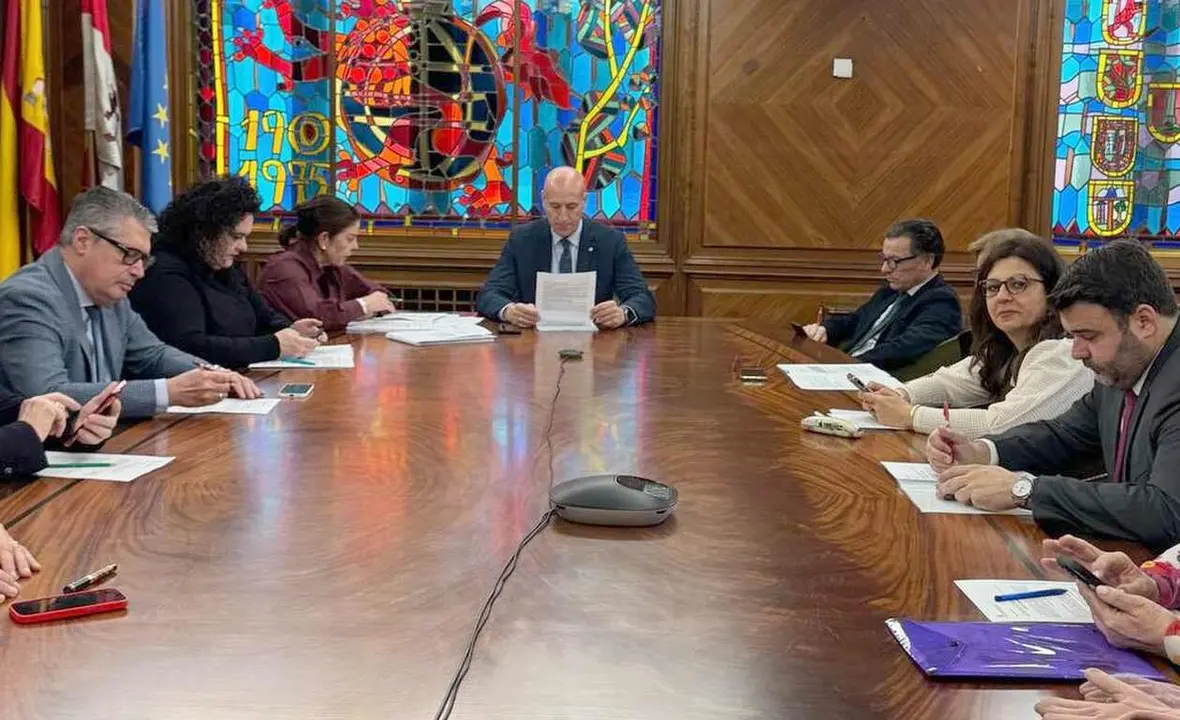 Imagen de la Junta de Gobierno Local de este viernes en el Ayuntamiento de Le&oacute;n.