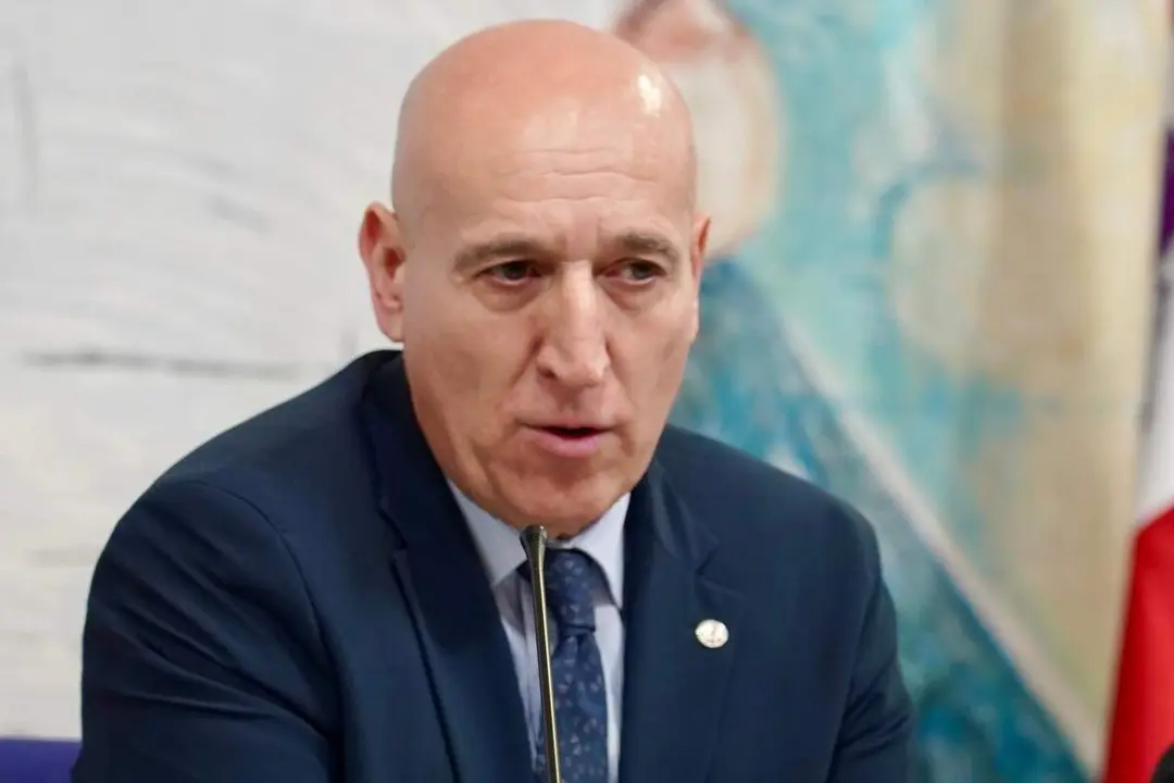 La rectora de la Universidad de Le&oacute;n, Nuria Gonz&aacute;lez, y el alcalde de Le&oacute;n, Jos&eacute; Antonio Diez, presentan la s&eacute;ptima edici&oacute;n de Expociencia Unile&oacute;n, acompa&ntilde;ados por el vicerrector de Investigaci&oacute;n y Transferencia, Santiago Guti&eacute;rrez, y el director de Fgulem, Jos&eacute; Carlos Alonso