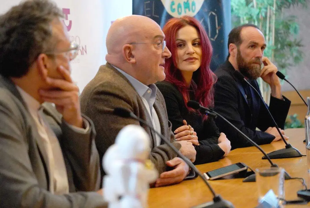 Rueda de prensa con la participaci&oacute;n del alcalde de Valladolid, Jes&uacute;s Julio Carnero; los codirectores del IX Foro de la Cultura, la doctora en Biolog&iacute;a Molecular Sara Garc&iacute;a Alonso y el matem&aacute;tico Eduardo S&aacute;enz de Cabez&oacute;n; y el coordinador del Foro de la Cultura, &Oacute;scar Blanco