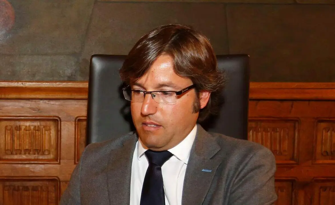 El presidente de la Diputaci&oacute;n de Le&oacute;n, Emilio Orejas, firma un protocolo de colaboraci&oacute;n con el presidente de la Confederaci&oacute;n Espa&ntilde;ola de Agencias de Viaje, Rafael Gallego (I)