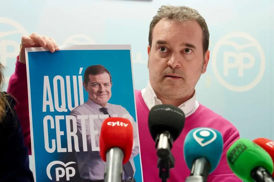 La candidata del Partido Popular de Le&oacute;n a las Cortes de Castilla y Le&oacute;n, Mar&iacute;a Jos&eacute; &Aacute;lvarez Casais, presenta la campa&ntilde;a electoral para las pr&oacute;ximas elecciones auton&oacute;micas acompa&ntilde;ada de la n&uacute;mero tres de la lista, Elena Bollo; el director de la campa&ntilde;a, Ricardo Gavilanes y la directora adjunta de campa&ntilde;a, Maria Elena B&aacute;ilez