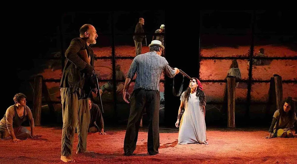 Escena de &lsquo;La barraca&rsquo;, de Mag&uuml;i Mira.