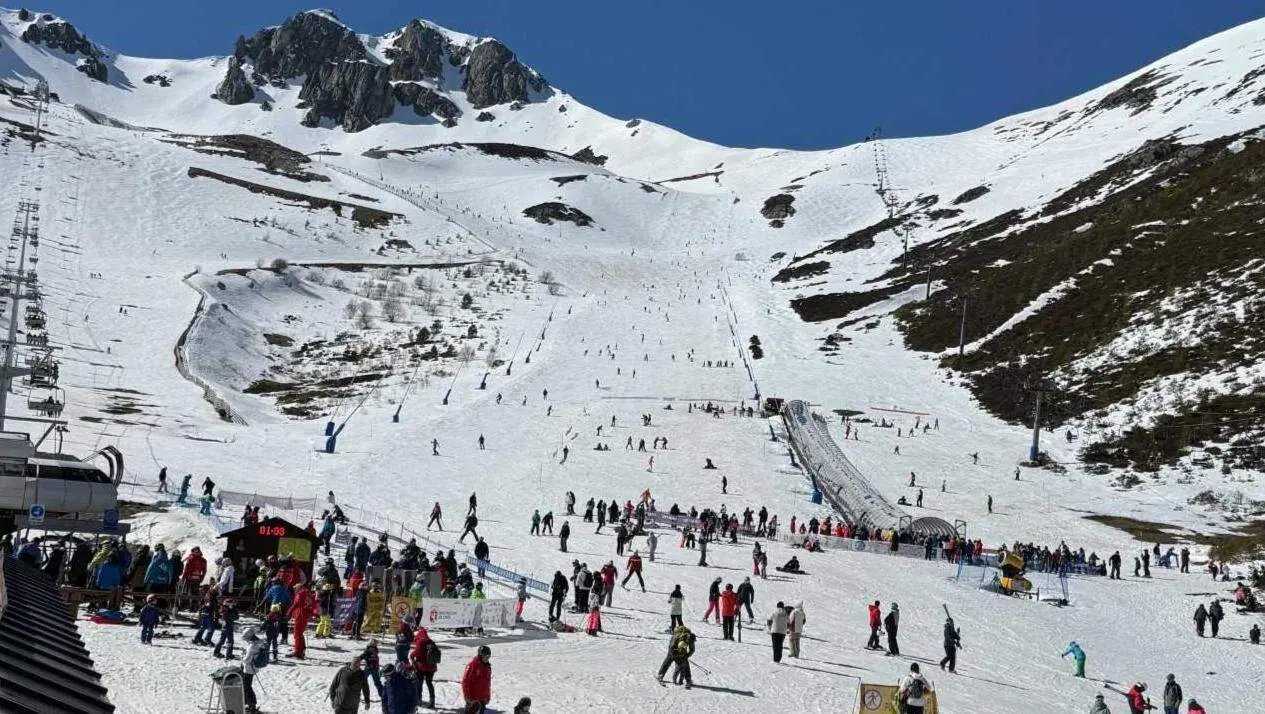 Las estaciones invernales leonesas ofrecieron un total de&nbsp;29 pistas abiertas y m&aacute;s de 20 kil&oacute;metros esquiables