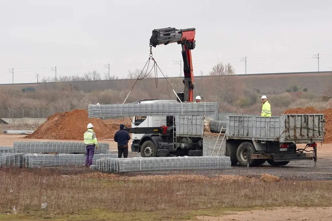 Obras en el Pol&iacute;gono Industrial de Villadangos del P&aacute;ramo.