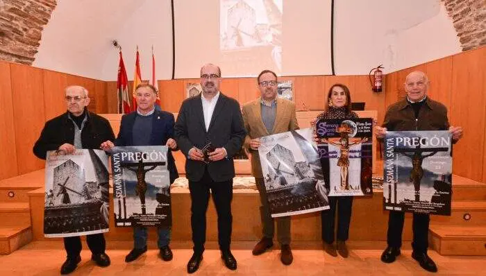 Un instante de la presentaci&oacute;n del programa oficial de la Semana Santa de Ponferrada en una imagen de El Bierzo Digital.