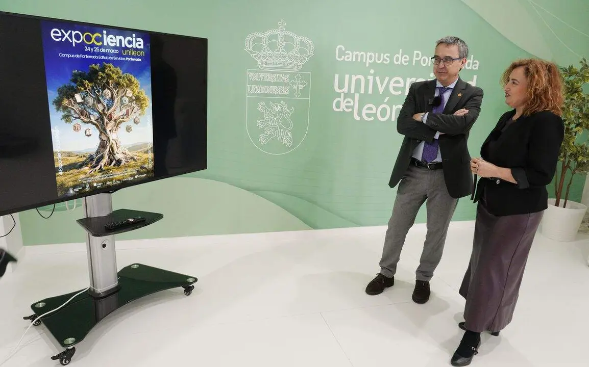 La vicerrectora del Campus del Bierzo de la ULE, Pilar Marqu&eacute;s, y el vicerrector de Investigaci&oacute;n y Transferencia, Santiago Guti&eacute;rrez, durante la presentaci&oacute;n de Expociencia 2026