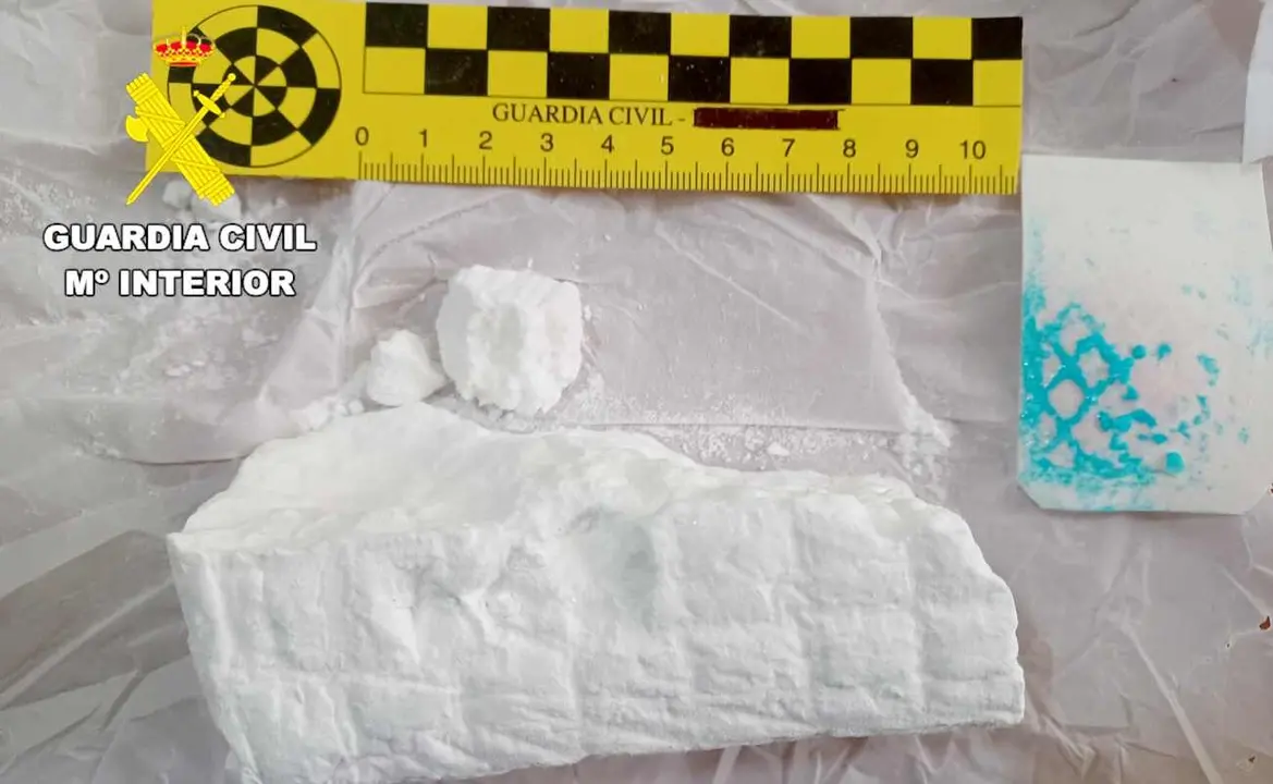 Imagen de la droga decomisada por los agentes de la Guardia Civil.