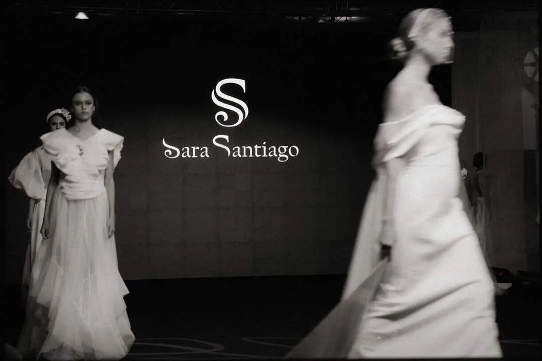 Los dise&ntilde;os de la leonesa Sara Santiago (en la foto) y de Santiago Garc&iacute;a‑Didesant, llegar&aacute;n a la pasarela de la Mercedes‑Benz Fashion Week Madrid. Foto: Sara Santiago.