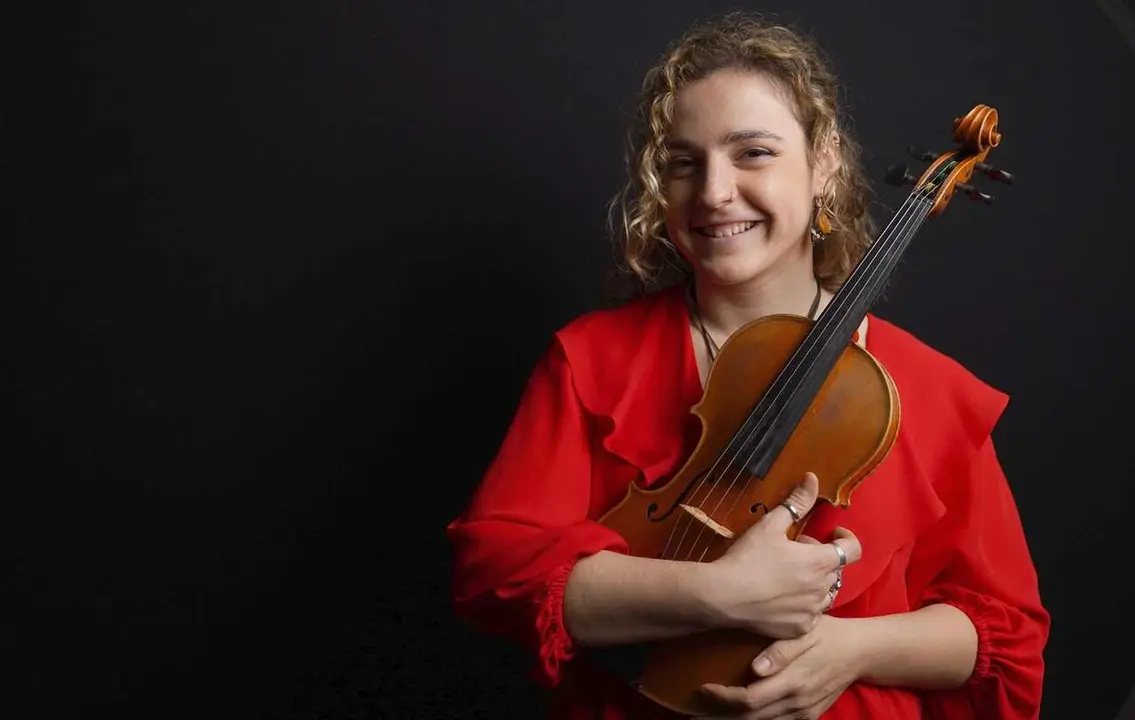 Arabela, viol&iacute;n y viola, participar&aacute; en el concierto programado por la JOL.