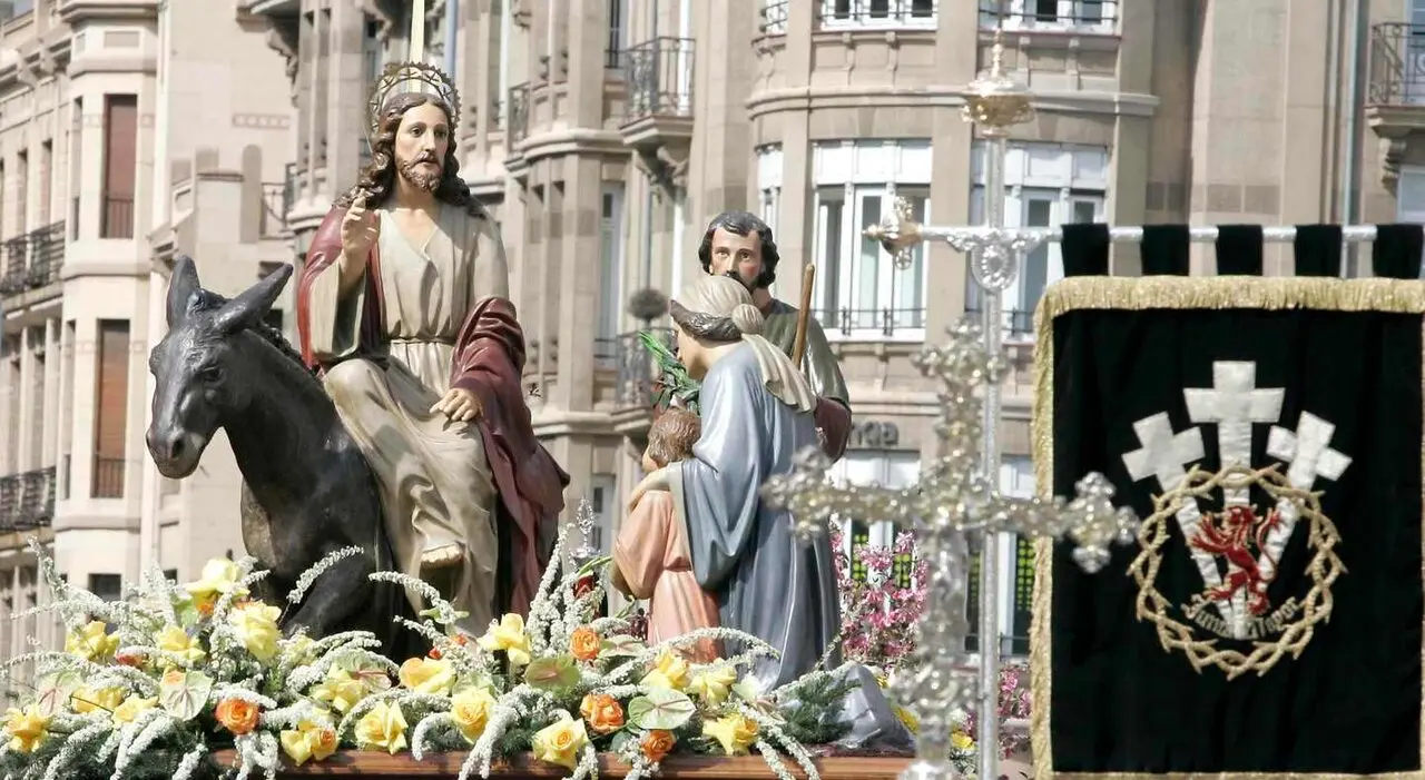 Procesi&oacute;n del Domingo de Ramos, con La Borriquilla como protagonista.