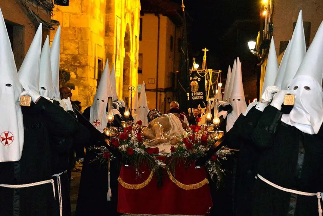 Imagen de la Adoraci&oacute;n de las llagas de Cristo.