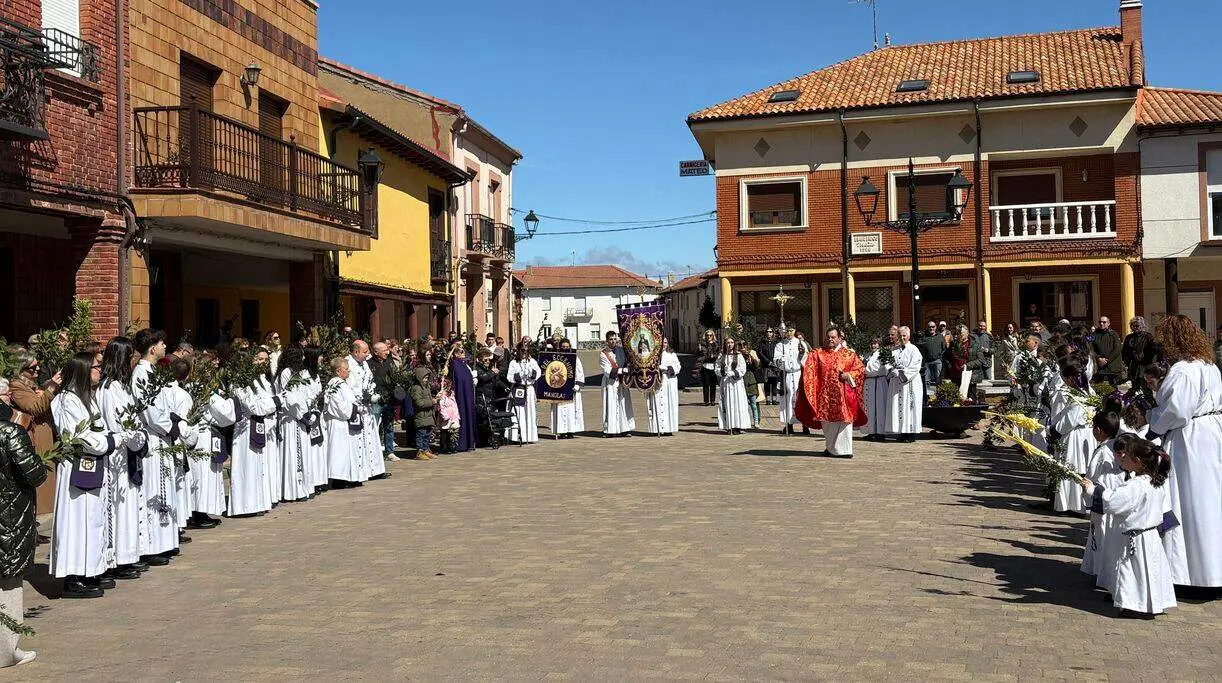 Bendici&oacute;n de las palmas del Domingo de Ramos en Santa Marina del Rey.