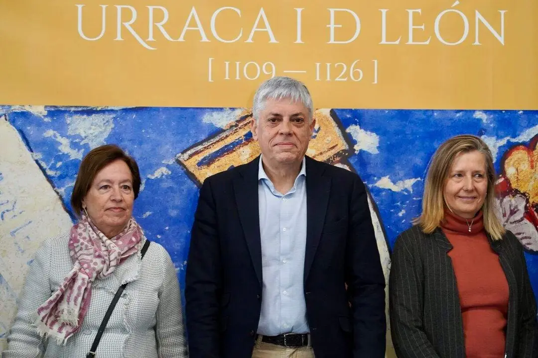 El delegado territorial de la Junta en Le&oacute;n, Eduardo Diego, explica los temas aprobados en la Comisi&oacute;n Territorial de Patrimonio del mes de marzo. Foto: Campillo.