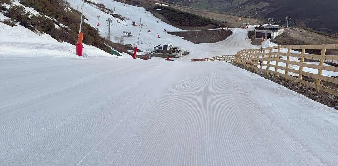Imagen de la pista principal de la estaci&oacute;n invernal de Leitariegos.