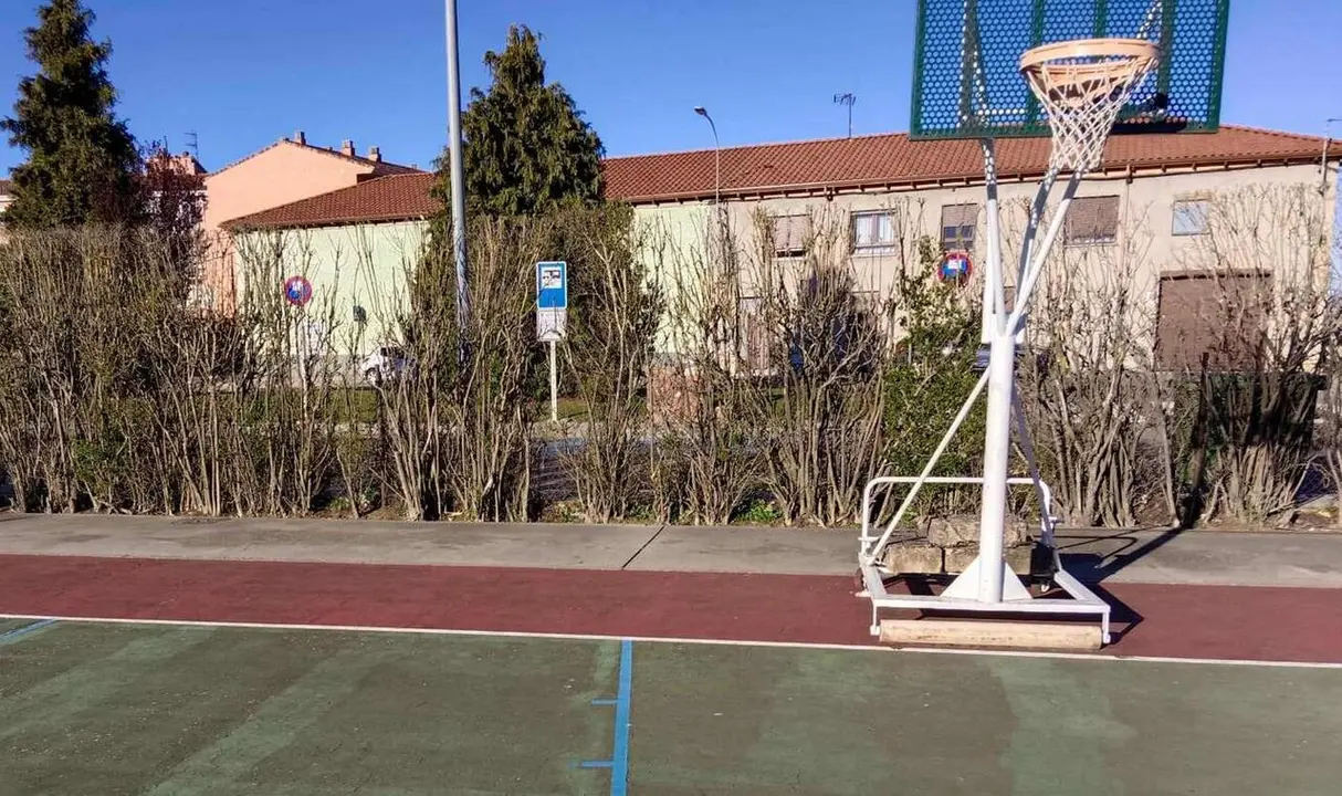 Imagen del estado actual del cerramiento del Polideportivo.