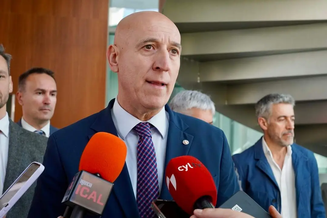 El gerente del Servicio P&uacute;blico de Empleo de Castilla y Le&oacute;n, Jes&uacute;s Blanco, y el alcalde de Le&oacute;n, Jos&eacute; Antonio Diez, clausuran el programa mixto de formaci&oacute;n y empleo &lsquo;Le&oacute;n Construye III&rsquo; e inauguran los programas de la nueva convocatoria en el Ayuntamiento de Le&oacute;n