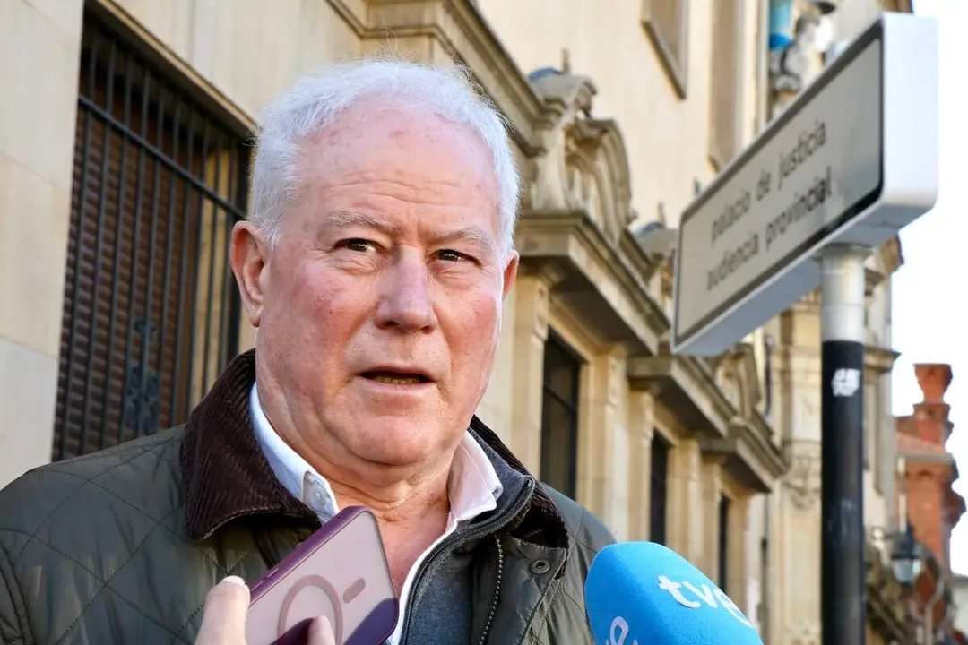 Primera sesi&oacute;n del juicio contra el exalcalde de Fabero, Demetrio Alfonso Canedo, junto a un arquitecto y un empresario, por falsedad en documento p&uacute;blico en concurso medial con delito de prevaricaci&oacute;n administrativa