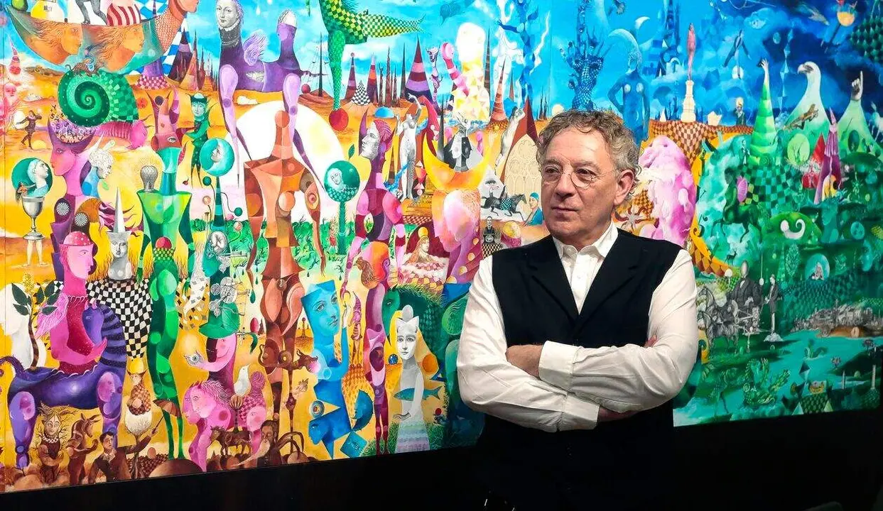 Presentaci&oacute;n del mural &lsquo;Las Ciudades de Poniente&rsquo; donado a la Fundaci&oacute;n Antonio Pereira y del documental sobre el mismo. En la imagen, el autor y donante del mural, Juan Carlos Mestre