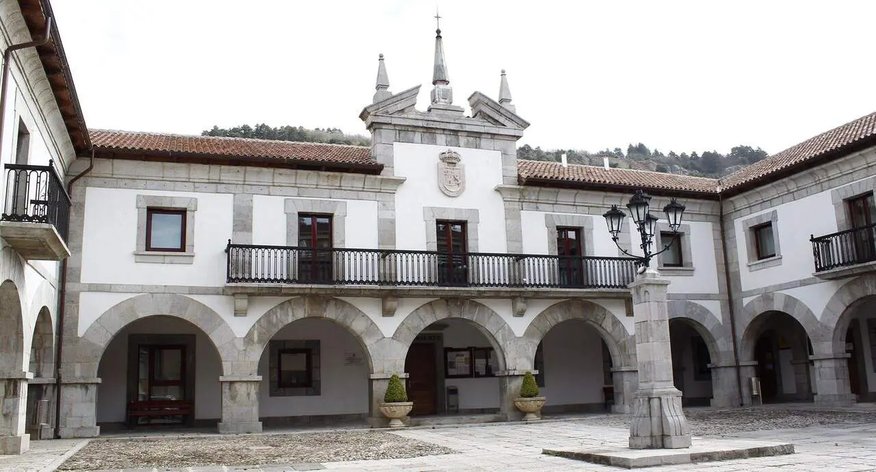 Ayuntamiento Pola de Gord&oacute;n