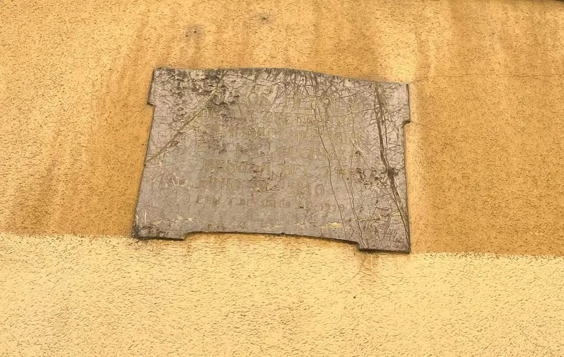 placa heroes leoneses