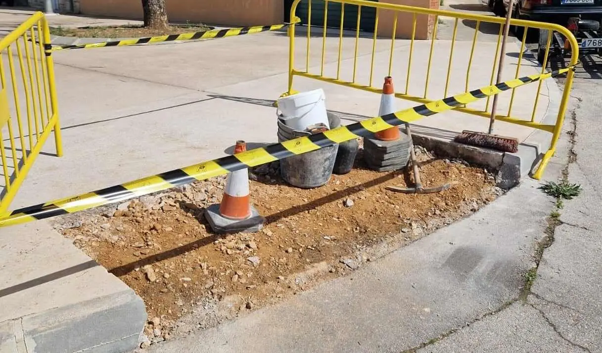 Imagen de una de las intervenciones realizadas por la Brigada de Obras del Ayuntamiento de Astorga.