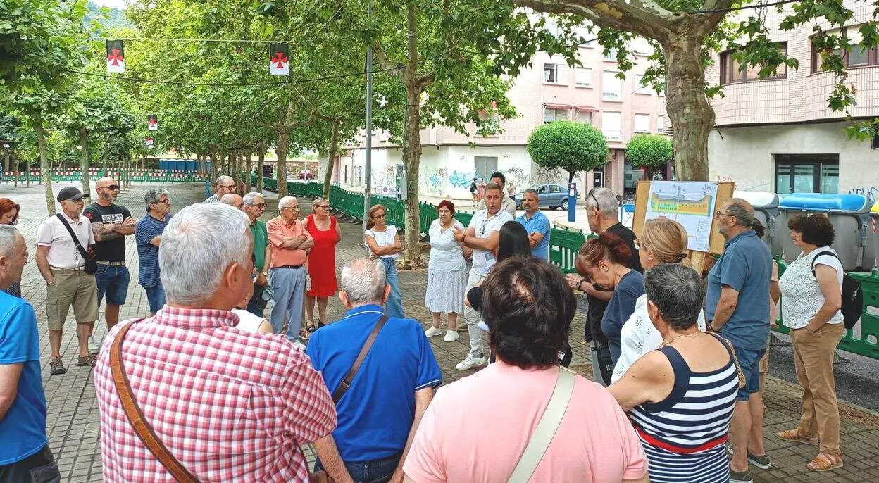 Reuni&oacute;n con los vecinos julio