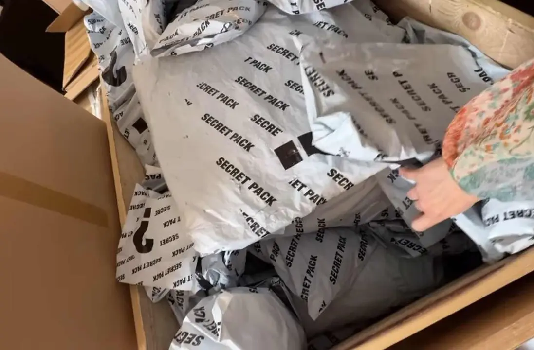 Paquetes secretos a la venta en Espacio Le&oacute;n en una experiencia totalmente decepcionante.