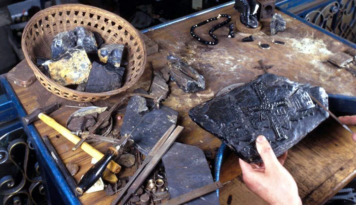 Ciclo de conferencias. La cultura del azabache