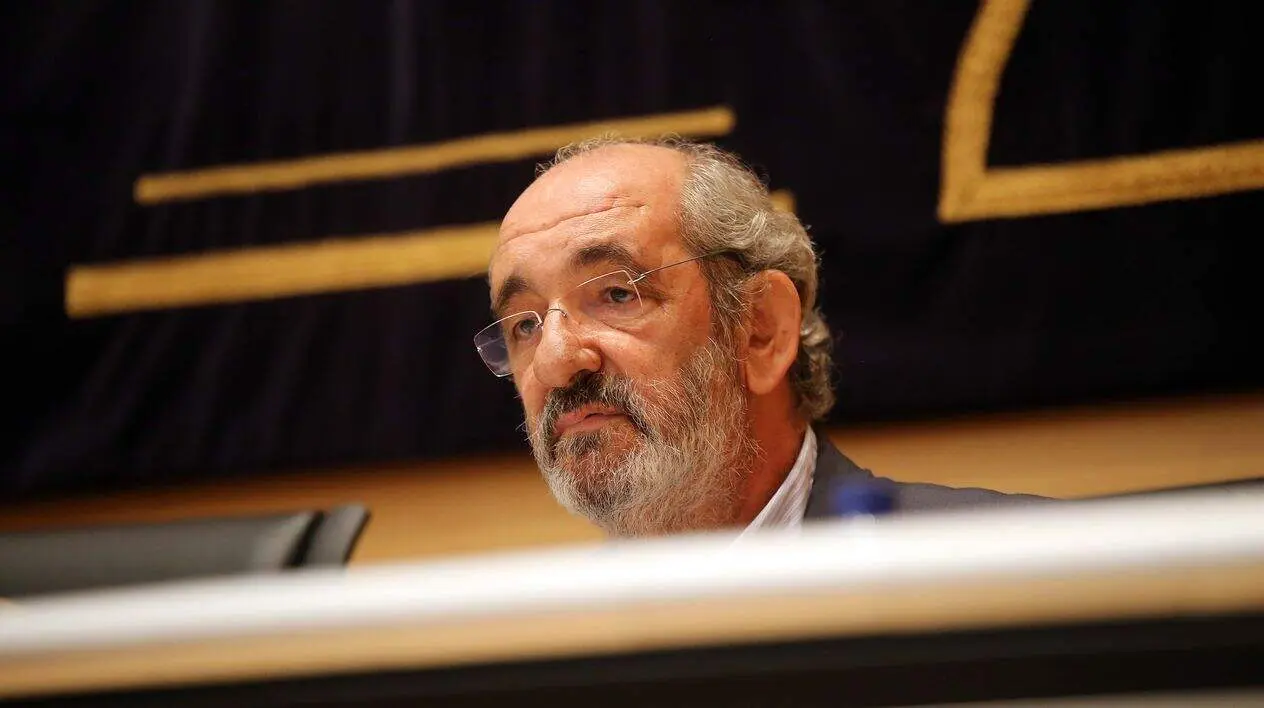 El expresidente de Caja Espa&ntilde;a Santos Llamas, comparece en la comisi&oacute;n de investigaci&oacute;n de las cajas