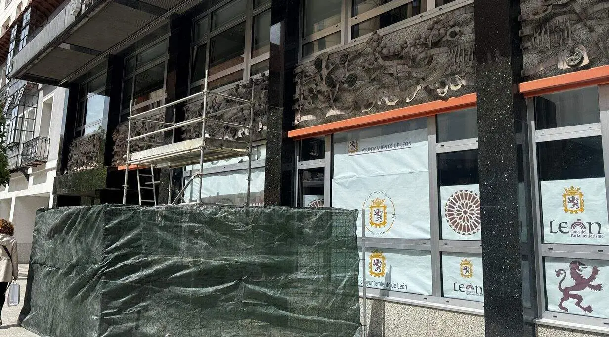 20042026 Restauraci&oacute;n ornamento fachada ayto Ordo&ntilde;o