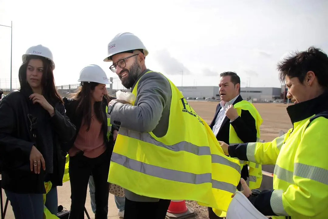 El subdelegado del Gobierno en Le&oacute;n, H&eacute;ctor Alaiz Moret&oacute;n, este mi&eacute;rcoles en las obras del futuro centro examinador. Foto: Peio Garc&iacute;a.