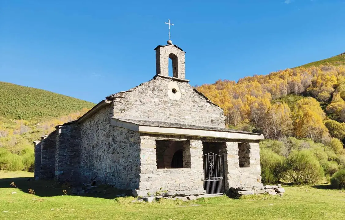 Ermita de Santiago, en Fasgar.