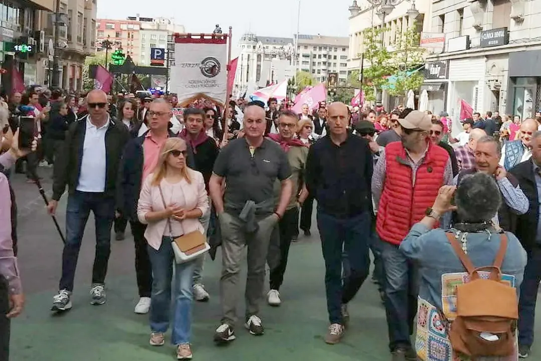 Le&oacute;n acoge el V Camino a la Libertad organizado por Conceyu Pa&iacute;s Llion&eacute;s y Xuntanza Llionesista. En la imagen, el alcalde de Le&oacute;n, Jos&eacute; Antonio Diez.