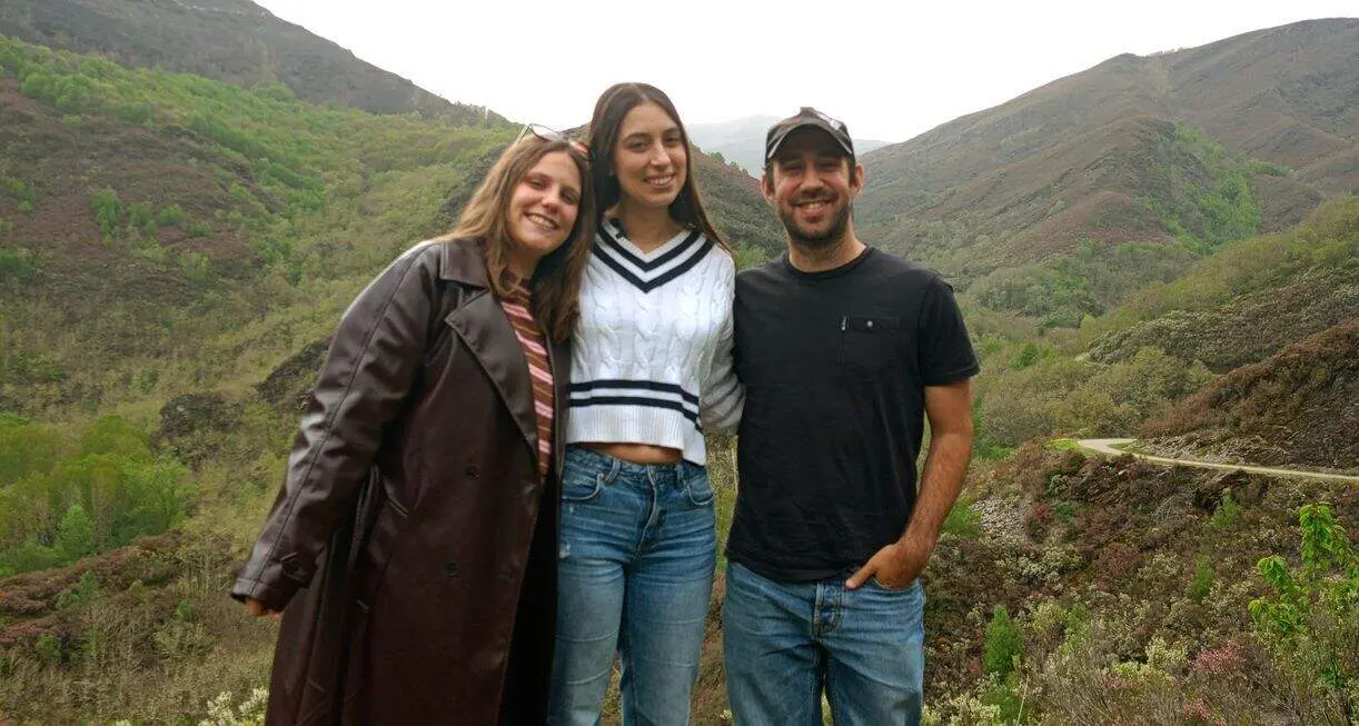 J&oacute;venes bercianistas en el meandro del r&iacute;o Selmo. Foto: CxB.