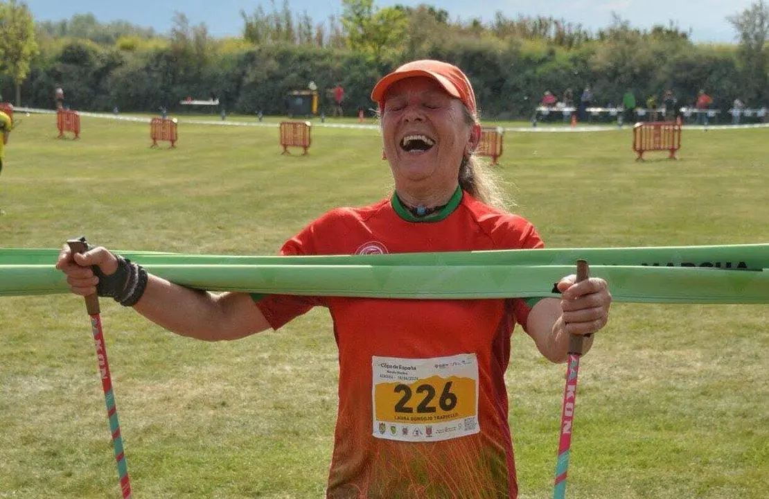 Laura Gorgojo cruza la meta en la Copa de Espa&ntilde;a de Azagra. Foto: JONTXU1969MN.