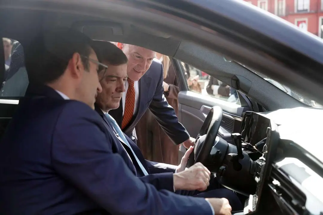 El presidente de la Junta, Alfonso Fern&aacute;ndez Ma&ntilde;ueco, y el alcalde, Jes&uacute;s Julio Carnero, participan en el acto de presentaci&oacute;n del proyecto de Movilidad Sostenible en Valladolid.