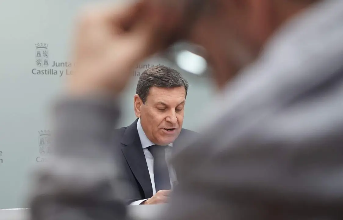 El portavoz y consejero en funciones de Econom&iacute;a y Hacienda, Carlos Fern&aacute;ndez Carriedo, comparece tras la reuni&oacute;n del Consejo de Gobierno. Foto: Rub&eacute;n Cacho.