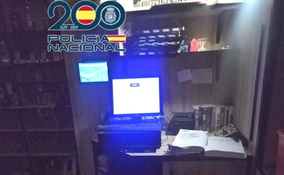 caja registradora polic&iacute;a